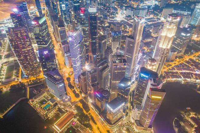싱가포르 도심의 야경 (사진=게티이미지뱅크)