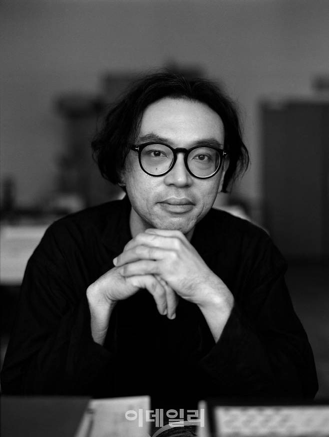 제16회 광주비엔날레 예술감독 호추니엔. (사진=a+ 싱가포르)