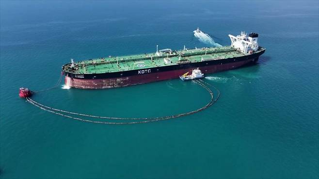 200만배럴 원유 선적한 쿠웨이트 국제공동비축 운반선( AL-SIDDEEQ ) 울산항 입항. 한국석유공사 제공
