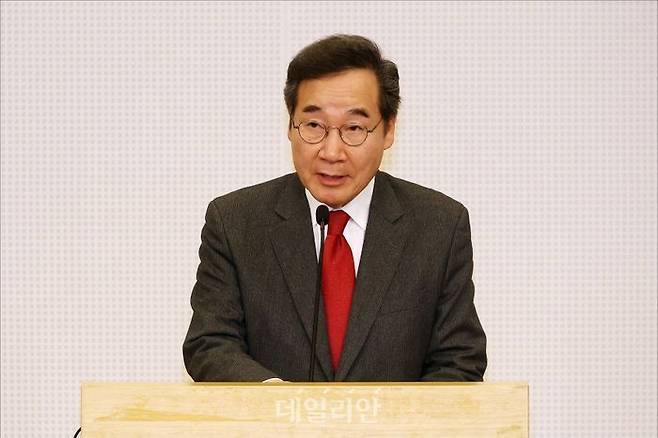 이낙연 새미래민주당 상임고문이 지난달 6일 오후 국회도서관에서 열린 '분권형 권력구조 개헌 대토론회'에서 축사를 하고 있다. ⓒ데일리안 홍금표 기자