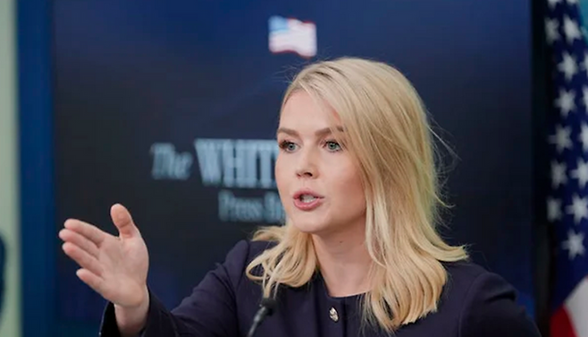 캐롤라인 레빗 미국 백악관 대변인이 22일(현지시간) 워싱턴DC 백악관에서 정례 브리핑을 진행하고 있다. ⓒAP/뉴시스