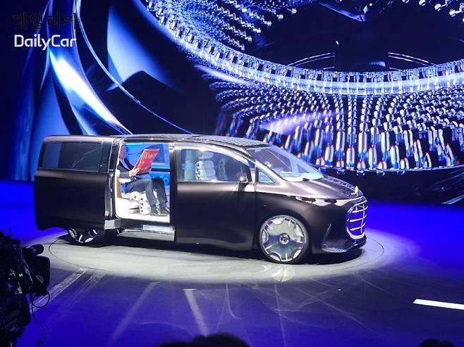 메르세데스-벤츠 비전 V (2025 상하이오토쇼)