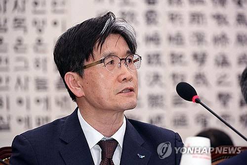 오동운 고위공직자범죄수사처장이 19일 서울 여의도 국회에서 열린 법제사법위원회 전체회의에서 질의에 답변하고 있다. [연합뉴스]