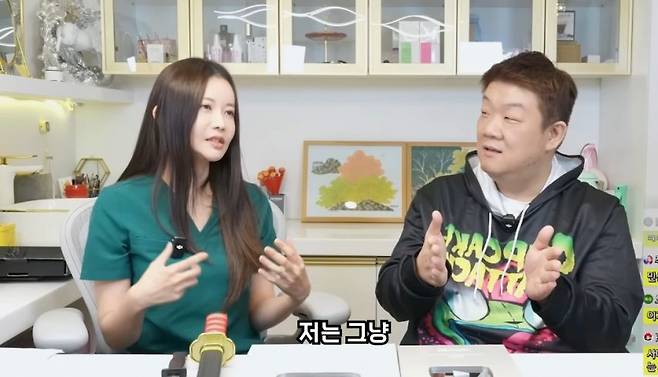 여자는휜게좋아요직진형이좋아요5.jpg 여자는 휜게 좋아요? 직진형이 좋아요?.jpg 휘어있는 고추가 좋아요 ? 직선인 고추가 좋아요 ?