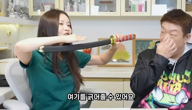 여자는휜게좋아요직진형이좋아요16.jpg 여자는 휜게 좋아요? 직진형이 좋아요?.jpg 휘어있는 고추가 좋아요 ? 직선인 고추가 좋아요 ?