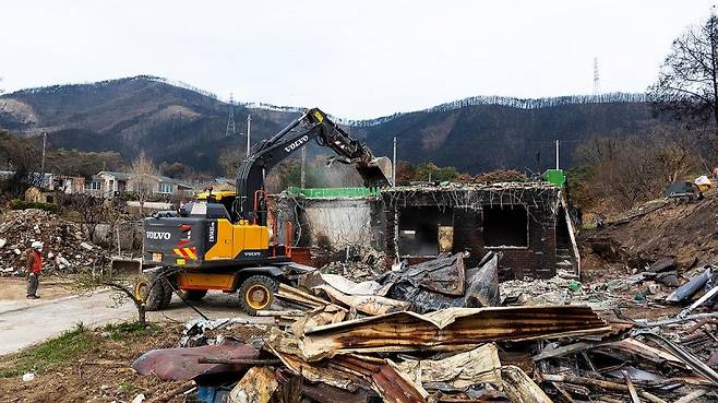 경상북도 영덕군 산불 지역. 연합뉴스