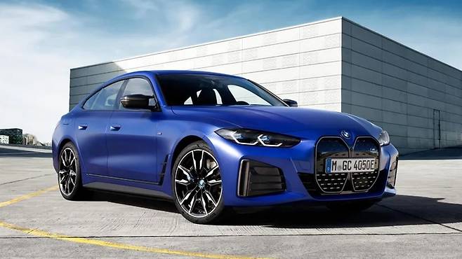 BMW i4