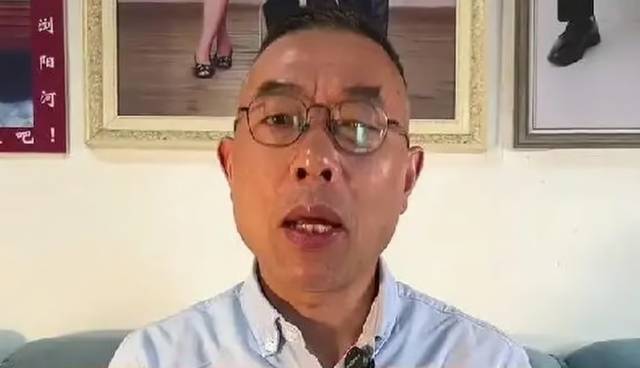 납치됐던 아들을 22년 만에 찾은 아버지 루이 우제의 모습. 사우스차이나모닝포스트 홈페이지 캡처