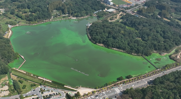 ‘국가도시공원’ 지정이 추진되는 광주 중앙공원 내 풍암호 전경. 빛고을중앙공원개발㈜ 제공