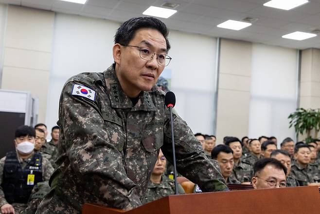 1월14일 국회 윤석열 정부의 비상계엄 선포를 통한 내란 혐의 진상규명 국정조사에서 이진우 전 수도방위사령관이 답변하고 있다. ⓒ시사IN 신선영