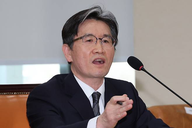 오동운 고위공직자범죄수사처장이 2월25일 서울 여의도 국회에서 열린 '윤석열 정부의 비상계엄 선포를 통한 내란 혐의 진상규명 국정조사 특별위원회' 5차 청문회에서 이른바 '영장 쇼핑' 논란과 관련한 여당 의원들의 질문에 항변하고 있다. ⓒ 연합뉴스