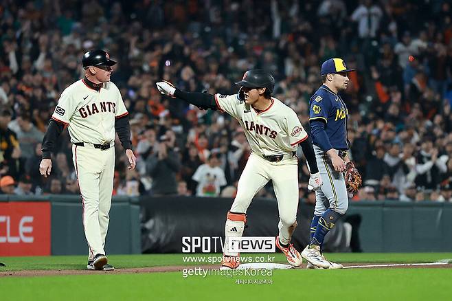 ▲ 이정후는 올해 주자가 없는 상황보다는 득점권에서 더 좋은 타율을 기대하고 있으나 정작 주자가 없는 경우에도 많이 나서고 있다