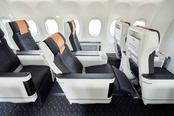 제주항공 프리미엄 이코노미 좌석 '비즈니스 라이트' 좌석의 주 고객은 30~40대인 것으로 나타났다 / 제주항공