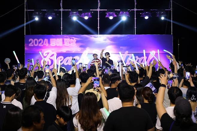 망상해변에서 열린 공연 [동해시 제공. 재판매 및 DB 금지]