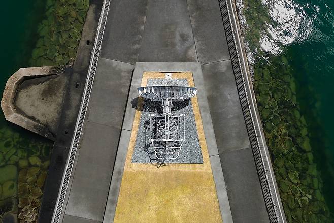 2025 일본 세토우치 트리엔날레를 맞아 세토우치 우노항에 영구 설치된 부지현 작가의 작품 '더 홈' / 사진=부지현