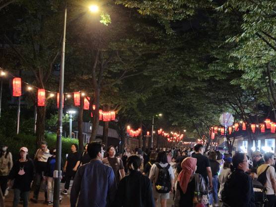 지난해 5월 덕수궁 돌담길 청사초롱거리 모습. (사지=중구)