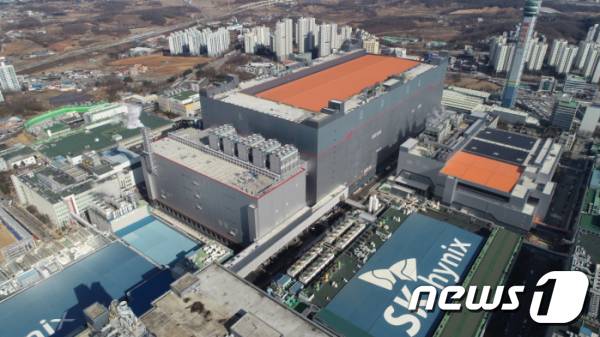 SK하이닉스 이천사업장 M16 전경. (SK하이닉스 제공) ⓒ News1 강태우 기자