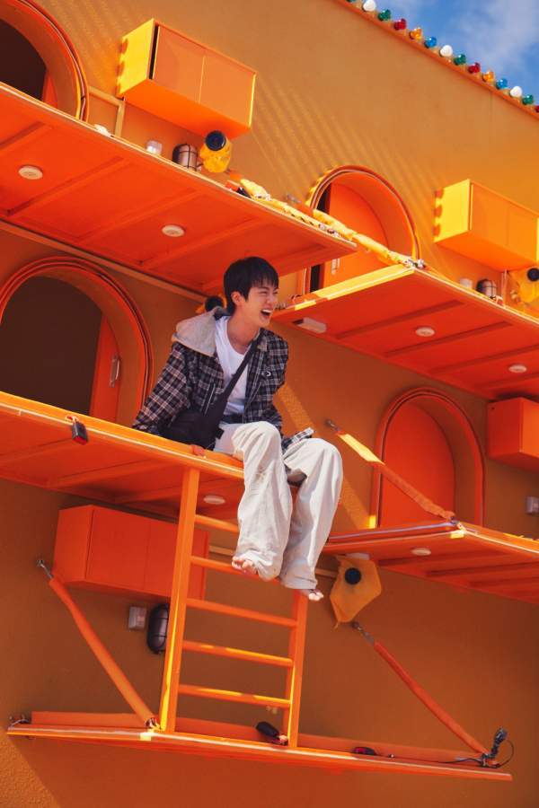 ⓒ방탄소년단 진_대환장 기안장(1)~(3)/ 넷플릭스