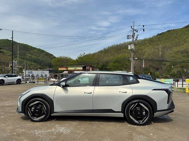 EV4 측면 ⓒ데일리안 편은지 기자