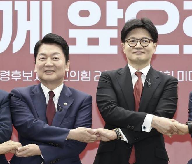 동아일보