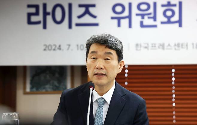 [서울=뉴시스] 이주호 사회부총리 겸 교육부 장관이 지난해 7월 10일 오전 서울 중구 프레스센터에서 열린 지역혁신중심 대학지원체계(RISE) 위원회 제1차 회의에서 인사말을 하는 모습. 2024.07.10. photo@newsis.com /사진=뉴시스