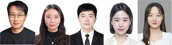(왼쪽부터) 고려대 화공생명공학과 문준혁 교수(교신 저자), 고려대 민희원 석박사통합과정(공동 제1저자), 고려대 김철호 박사(공동 제1저자), 고려대 최지윤 석박사통합과정, 고려대 심윤정 석사과정