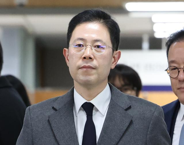 고발사주 의혹으로 재판에 넘겨진 손준성 검사장이 지난해 12월 6일 서울 서초구 서울고법에서 열린 2심 선고공판에 출석하고 있다. 뉴스1