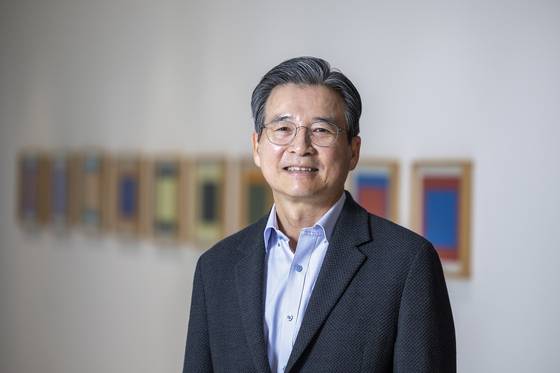 기획재정부 제1차관 재임 시절 트럼프 행정부를 상대해본 김용범 전 차관은 “트럼프는 경제의 논리로 정책을 세운다는 점에서 예측 가능하다”고 설명했다. 김 전 차관이 지난 4월 10일 중앙일보빌딩에서 월간중앙과 인터뷰하고 있다. 김상선 기자