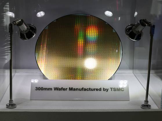 A wafer manufactured by TSMC is on display at the 26th SEDEX semiconductor fair on Oct. 23, 2024, in southern Seoul. [NEWS1]
