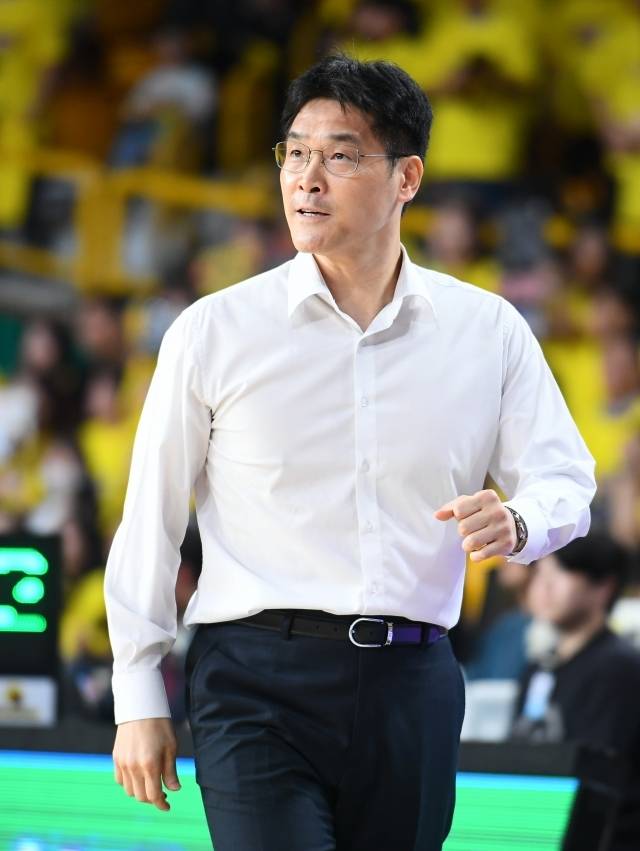 조동현 감독은 ‘롱쪽이’ 숀 롱에 대해 “내가 풀어야 할 숙제”라고 이야기했다. 사진=KBL 제공