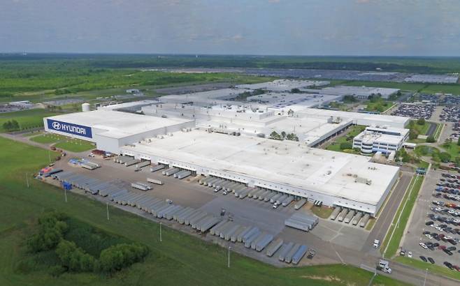 현대차가 각 생산거점을 이동해 관세 영향 최소화에 나섰다. 사진은 현대차 미국 앨라배마 공장 전경. /사진=현대차그룹