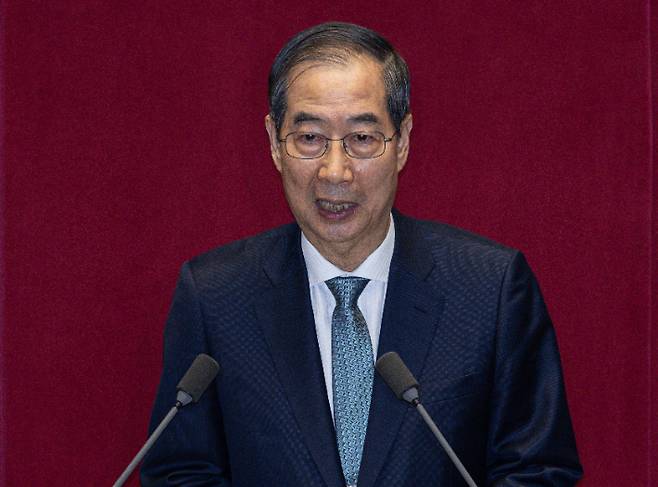 한덕수 대통령 권한대행 국무총리가 24일 서울 여의도 국회 본회의장에서 추가경정예산안 시정연설을 하고 있다. 연합뉴스