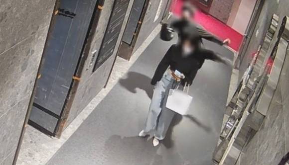 2022년 5월 22일 발생한 이른바 ‘부산 돌려차기 사건’ 당시 상황이 담긴 폐쇄회로(CC)TV 영상 화면. 뉴스1