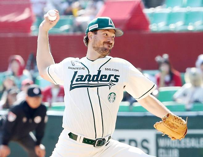 ▲ 20일 인천 LG전에서 혼신의 힘을 다한 역투로 팀의 연패를 끊어낸 드류 앤더슨 ⓒSSG랜더스