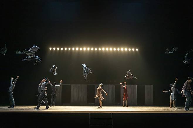 '워킹 매드' 공연 사진 [ⓒGregory Batardon _ Ballett Zurich. 세종문화회관 제공. 재판매 및 DB금지]