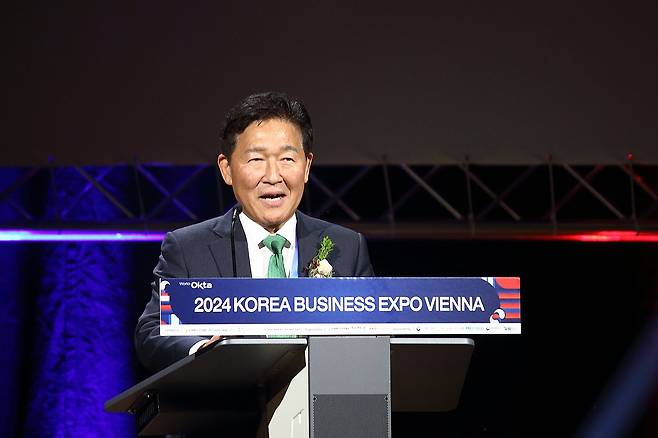 2024년 10월 오스트리아 빈 '한국상품박람회'서 대회사 하는 박종범 월드옥타 회장 [연합뉴스 자료사진]