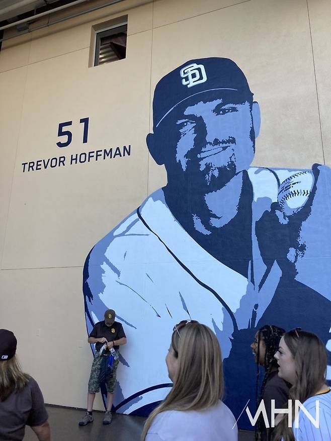(샌디에이고 홈구장 '펫코 파크' 내에 있는 트레버 호프먼 벽화)