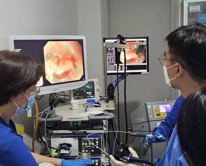 한국인에게 가장 많이 생긴다는 위암, 대장암 등 소화기 암을 조기에 발견하고 치료하고 예방하는데 내시경 검사만한 것이 없다. 서울 부민병원  하창윤 과장(소화기내과) "내시경 검사는 단순히 현재 상태만 보는 게 아니다. 미래의 암을 막는 가장 확실한 예방책"이라 했다. [사진=서울 부민병원]