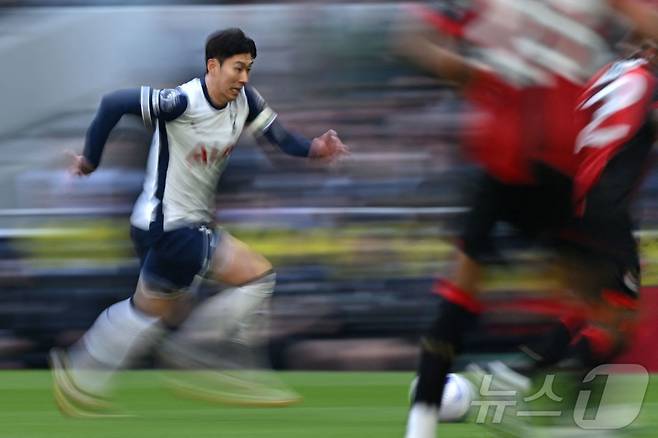 손흥민이 영국 매체로부터 토트넘 올해의 선수 후보로 뽑혔다. ⓒ AFP=뉴스1