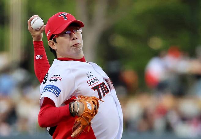 KIA 선발 양현종이 25일 광주-기아 챔피언스 필드에서 열린 2025 KBO리그 LG전에서 역투하고 있다. 사진 | 광주=연합뉴스