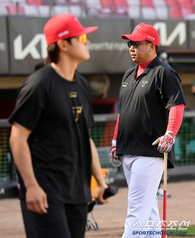 25일 광주 기아챔피언스필드에서 열린 KIA 타이거즈와 LG 트윈스의 경기. 부상에서 복귀한 KIA 김도영이 훈련을 하고 있다. 광주=박재만 기자 pjm@sportschosun.com/2025.04.25/