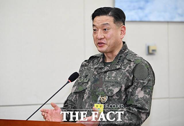 12·3 비상계엄 당시 국회에서 해제 요구안이 가결된 후에도 계엄사령부 내에서 육군2신속대응사단 출동 준비 논의가 있었다는 법정 증언이 나왔다. 권영환 전 합동참모본부 계엄과장(대령)이 지난 2월 서울 여의도 국회에서 열린 '윤석열 정부의 비상계엄 선포를 통한 내란 혐의 진상규명 국정조사 청문회'에 참석해 질의에 답하고 있다./국회=박헌우 기자