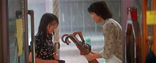 영화 '4월 이야기'의 한 장면.