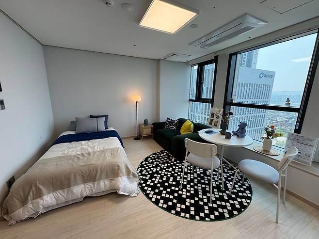 지난 24일 오전 11시 서울 광진구 자양동 680-63번지 리마크빌 이스트폴 B동 B1타입 견본주택 전경. /사진=박지윤기자