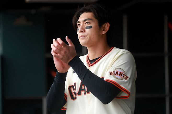 <yonhap photo-2222="">25일(한국시간) 밀워키전을 소화한 이정후. [AFP=연합뉴스]</yonhap>