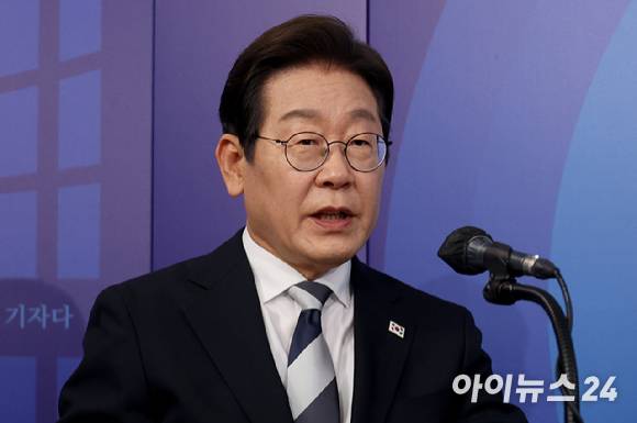 더불어민주당 제21대 대통령선거 경선에 나선 이재명 예비후보가 지난 23일 서울 여의도 오마이TV 스튜디오에서 열린 '오마이TV 초청 토론회'에서 모두발언을 하고 있다. [사진=국회사진취재단]