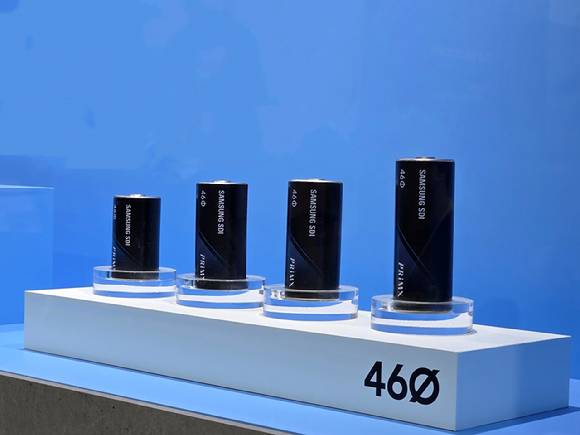 삼성SDI가 지난 3월 '인터배터리 2025'에서 공개한 46파이 배터리 라인업. [사진=삼성SDI]