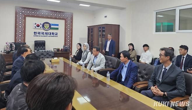 충남도는 충남북부상공회의소, 도내 기업인들과 함께 22∼25일 우즈베키스탄 수도인 타슈켄트와 우호교류 지역인 페르가나를 실무 방문했다.&nbsp;