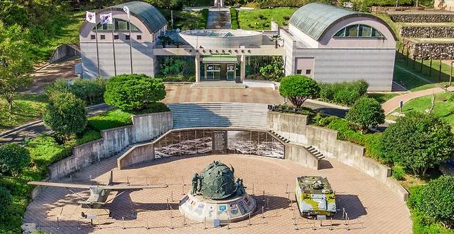 [거제=뉴시스] 신정철 기자= 거제해양관광개발공사는 ‘2025 박물관·미술관 주간(5월 2일~31일)’을 맞아 거제어촌민속전시관과 포로수용소유적박물관이 공동으로 특별 교육·체험 프로그램을 선보인다고 24일 밝혔다.사진은 포로수용소유적박물관 전경.(사진=거제해양관광개발공사 제공).2025.04.24. photo@newsis.com *재판매 및 DB 금지