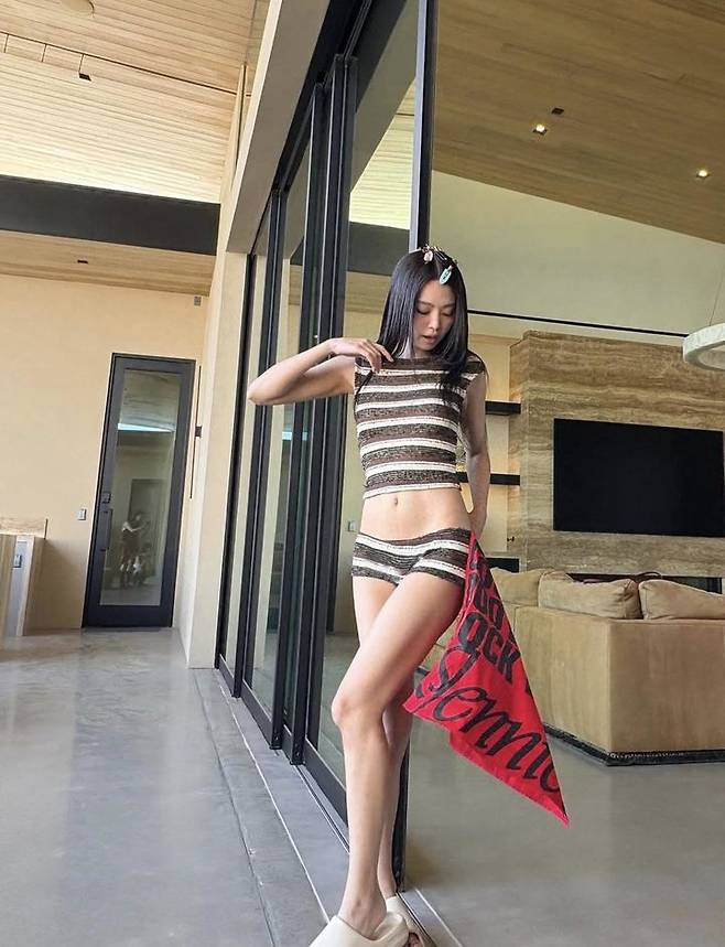 [서울=뉴시스] 제니. (사진=제니 인스타그램 캡처) 2025.04.25. photo@newsis.com *재판매 및 DB 금지